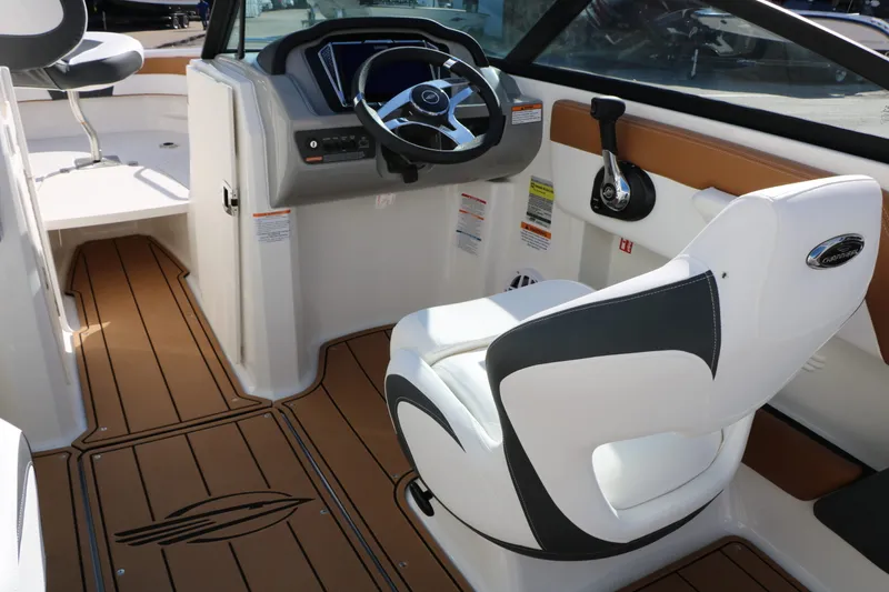 Slide: The Image of Chaparral 21 SSI Ski Fish 2026 - 23