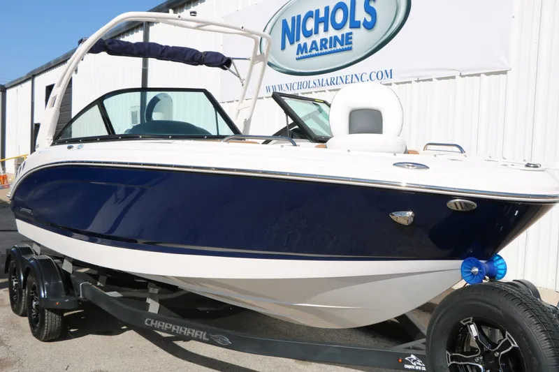 Slide: The Image of Chaparral 21 SSI Ski Fish 2026 - 3