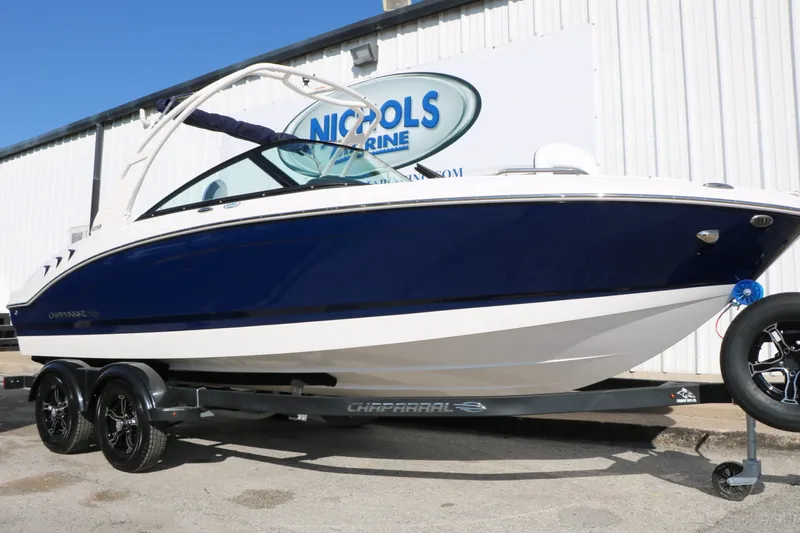 Slide: The Image of Chaparral 21 SSI Ski Fish 2026 - 9