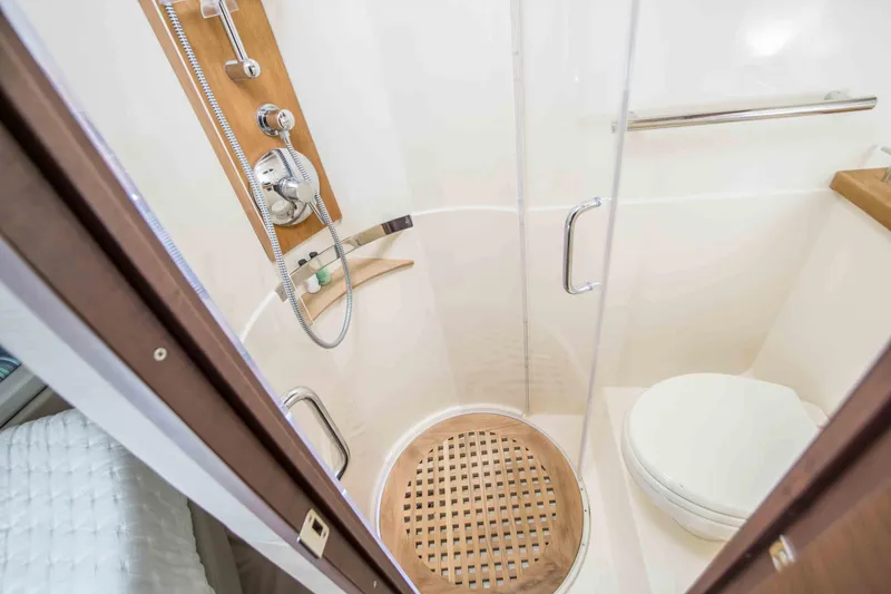 Slide: The Image of Sea Ray 470 Sundancer 2016 - 24