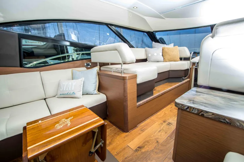 Slide: The Image of Sea Ray 470 Sundancer 2016 - 15
