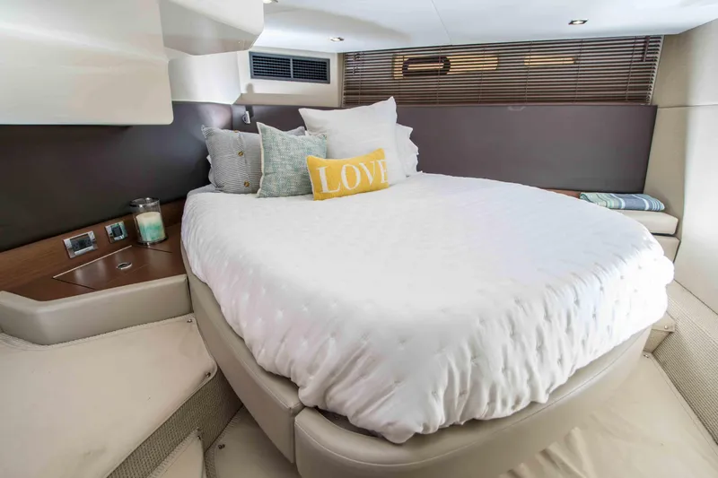 Slide: The Image of Sea Ray 470 Sundancer 2016 - 21