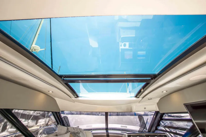 Slide: The Image of Sea Ray 470 Sundancer 2016 - 7