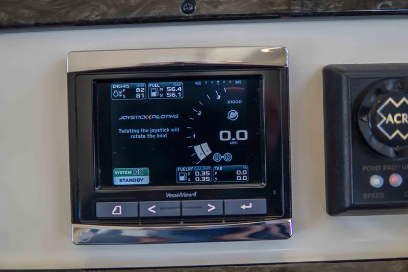 Slide: The Image of Sea Ray 470 Sundancer 2016 - 13