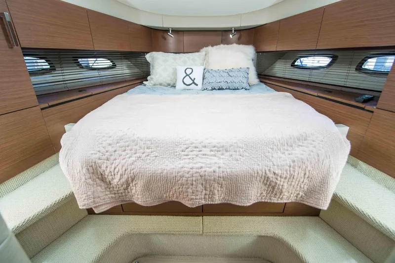 Slide: The Image of Sea Ray 470 Sundancer 2016 - 20