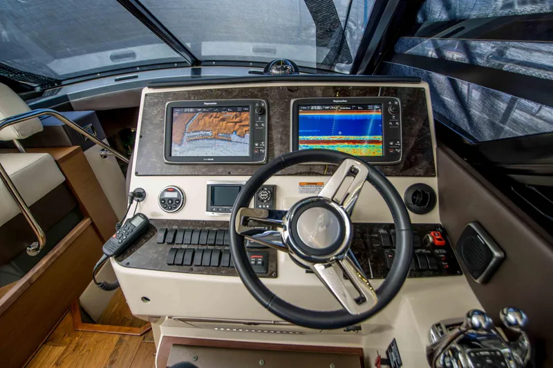 Slide: The Image of Sea Ray 470 Sundancer 2016 - 12