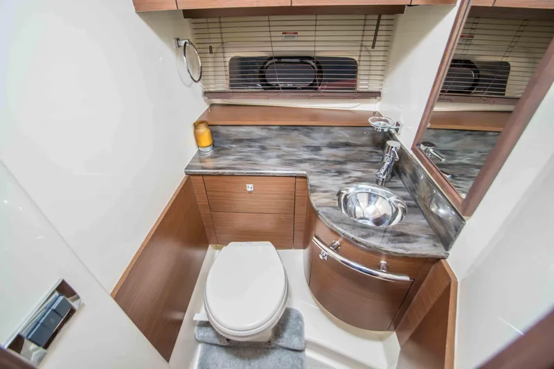 Slide: The Image of Sea Ray 470 Sundancer 2016 - 23
