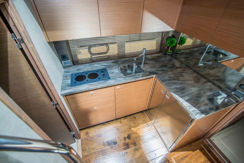 Slide: The Image of Sea Ray 470 Sundancer 2016 - 18