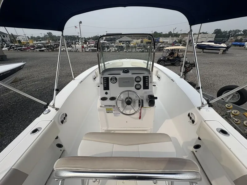 Slide: The Image of Yamaha Robalo 2012 - 2