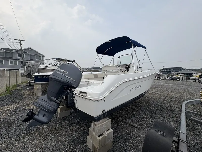 Slide: The Image of Yamaha Robalo 2012 - 11