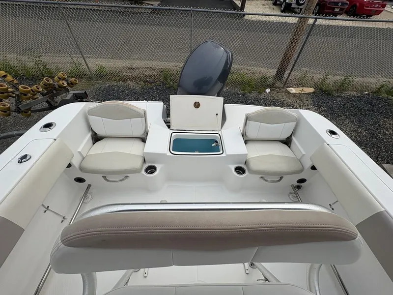 Slide: The Image of Yamaha Robalo 2012 - 3