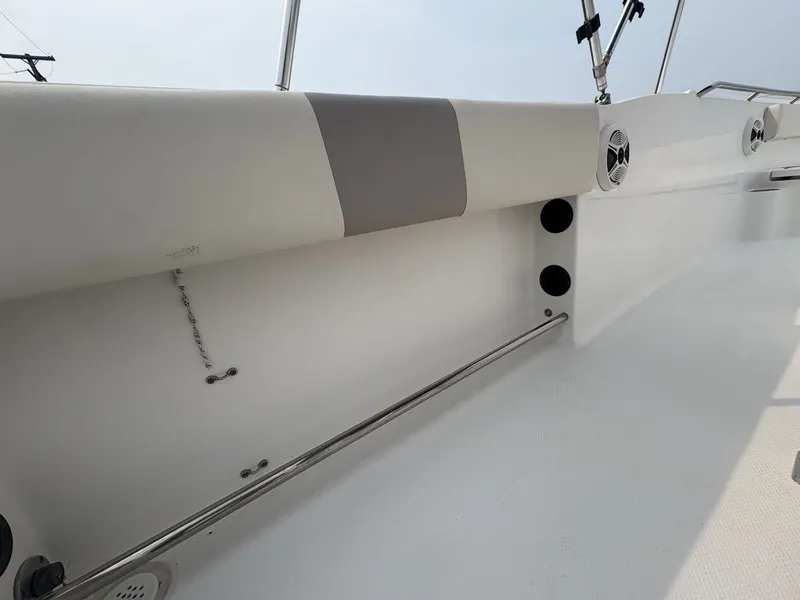 Slide: The Image of Yamaha Robalo 2012 - 16