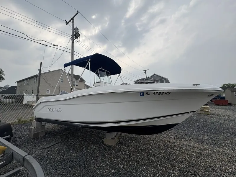 Slide: The Image of Yamaha Robalo 2012 - 12