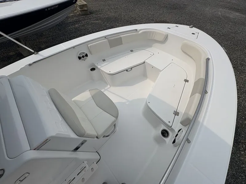 Slide: The Image of Yamaha Robalo 2012 - 15