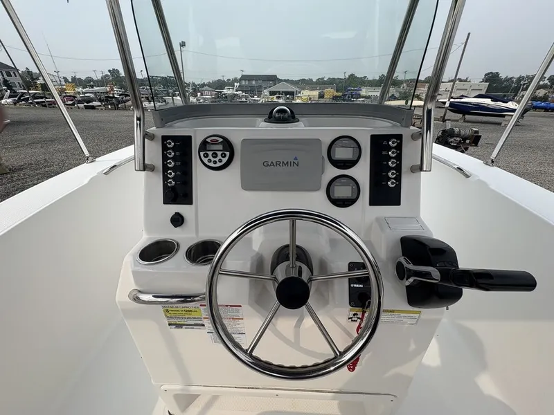 Slide: The Image of Yamaha Robalo 2012 - 1