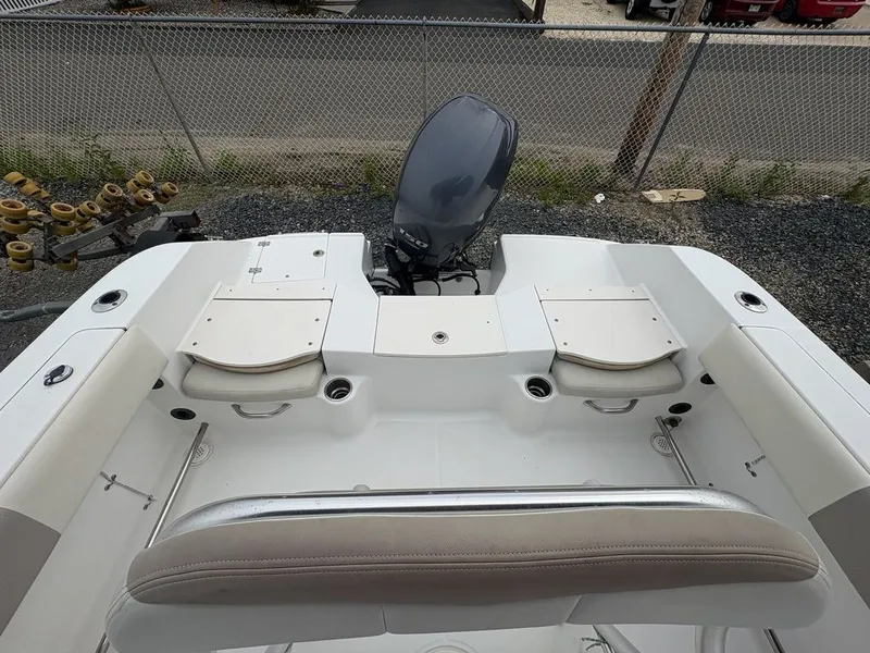 Slide: The Image of Yamaha Robalo 2012 - 4