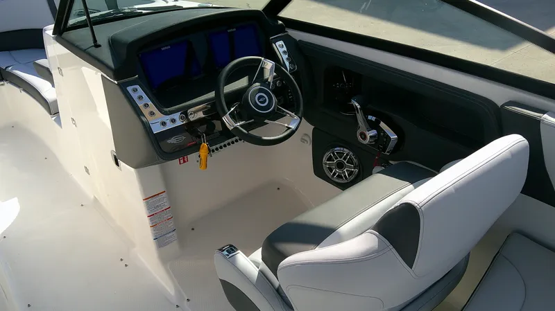 Slide: The Image of Chaparral 30 Surf 2026 - 10