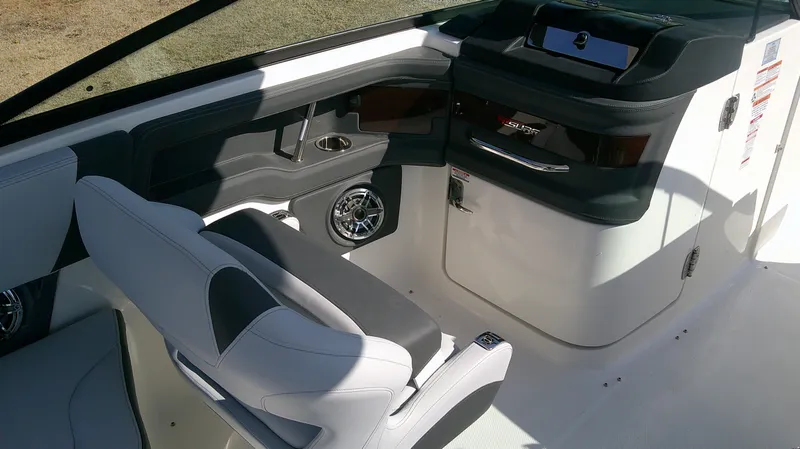 Slide: The Image of Chaparral 30 Surf 2026 - 13