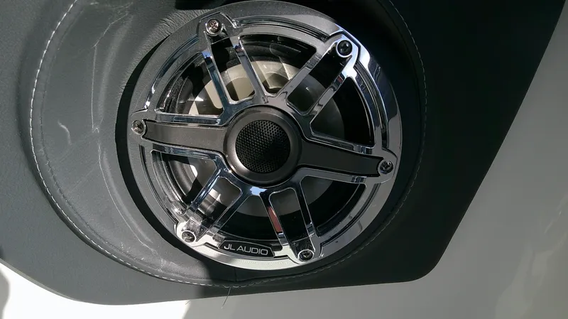 Slide: The Image of Chaparral 30 Surf 2026 - 14