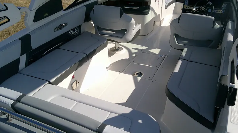 Slide: The Image of Chaparral 30 Surf 2026 - 8