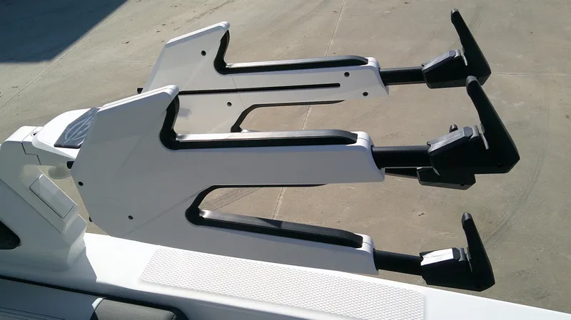 Slide: The Image of Chaparral 30 Surf 2026 - 9