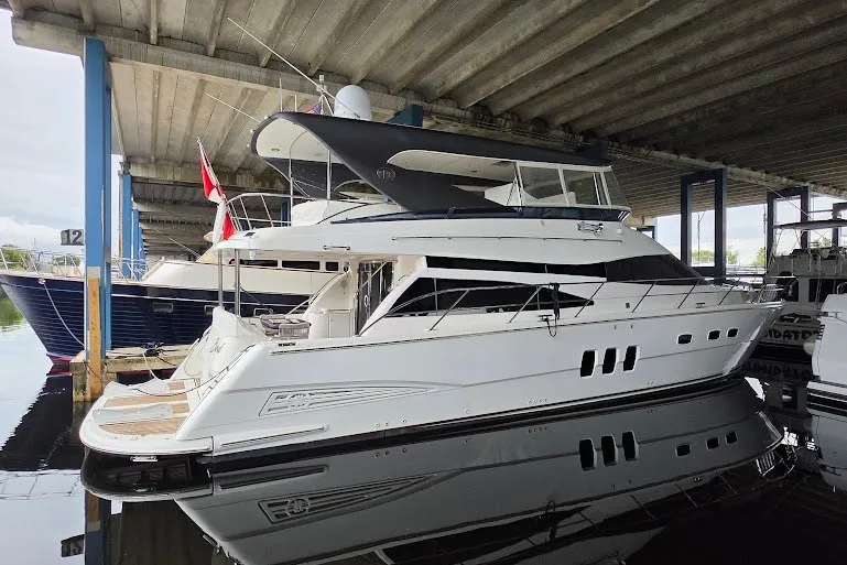Slide: The Image of Neptunus Flybridge MY 2008 - 4