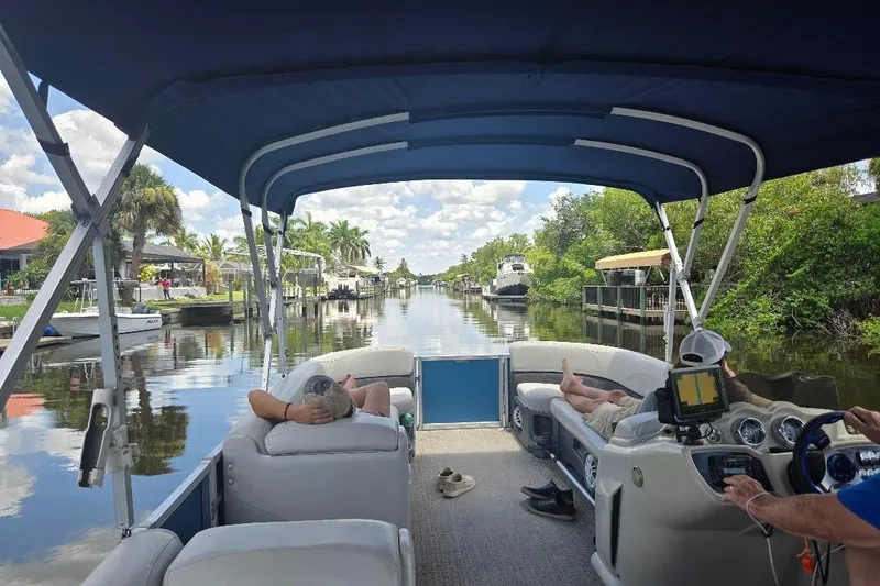 Slide: The Image of Avalon 2485LSZ 2019 - 9