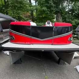 Slide: The Image of Avalon LSZ - 23 FT Quad Lounger Shift "NJ Devil" 2026 - 1