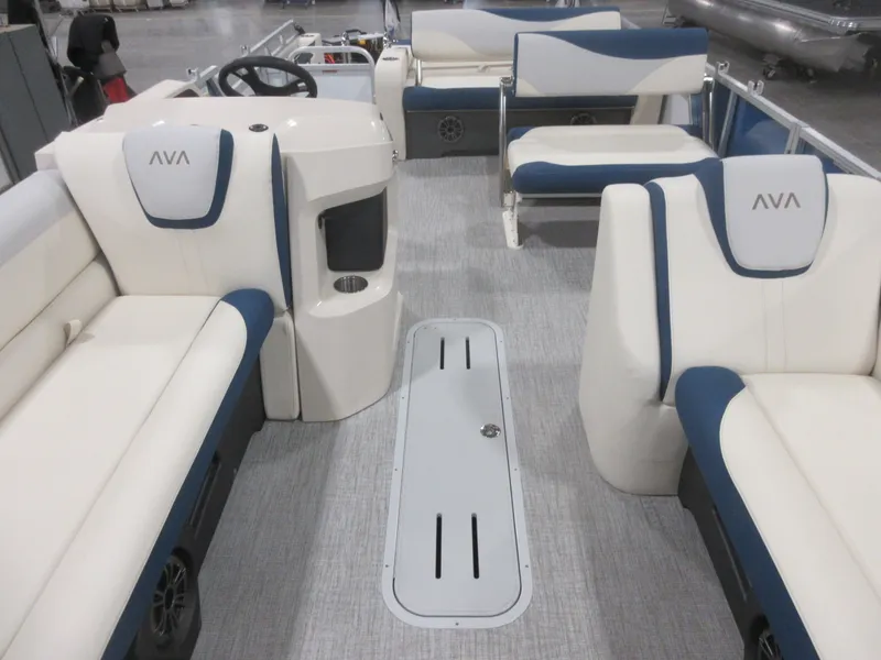 Slide: The Image of Avalon LSZ - 25 FT Entertainer Triple-toon "Bluewater Belle" 2026 - 13