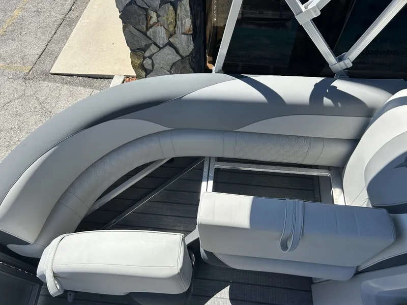 Slide: The Image of Tahoe Pontoons 2185 LTZ QUAD LOUNGER 2026 - 13