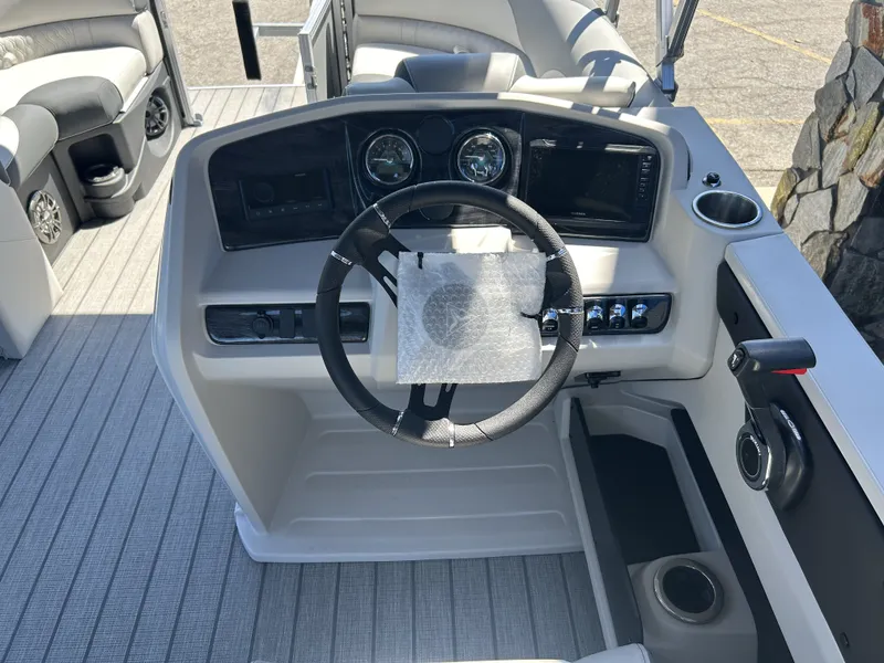 Slide: The Image of Tahoe Pontoons 2185 LTZ QUAD LOUNGER 2026 - 3