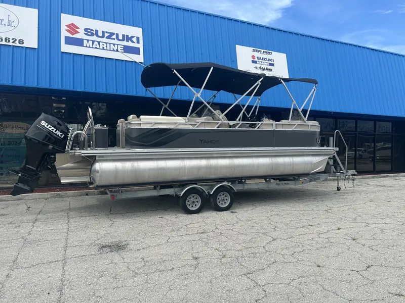 Slide: The Image of Tahoe Pontoons 2385 QUAD LOUNGER 2026 - 14