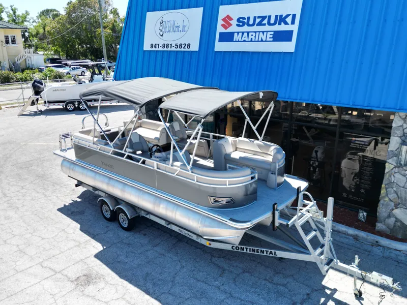 Slide: The Image of Tahoe Pontoons 2385 QUAD LOUNGER 2026 - 2