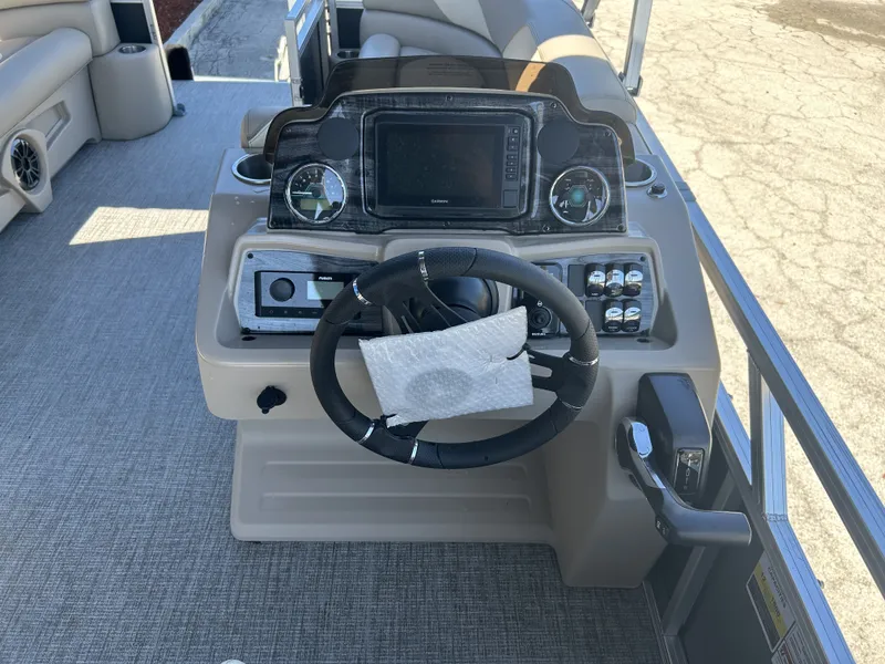 Slide: The Image of Tahoe Pontoons 2385 QUAD LOUNGER 2026 - 3