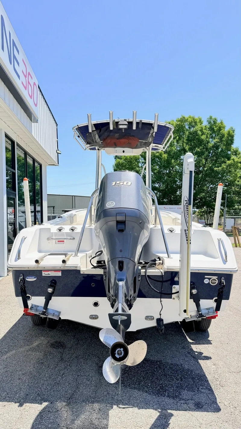 Slide: The Image of Sea Hunt Ultra 211 2014 - 3