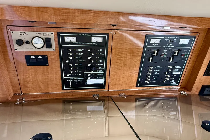 Slide: The Image of Regal Commodore 3880 2003 - 32
