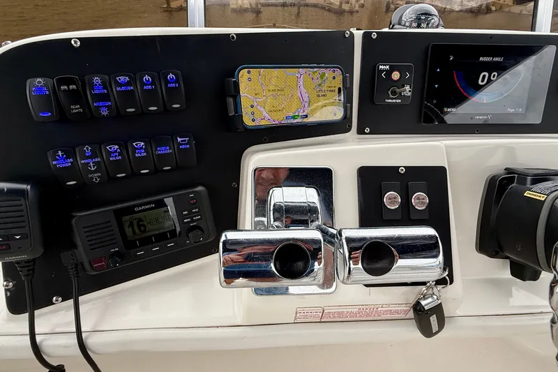 Slide: The Image of Regal Commodore 3880 2003 - 24