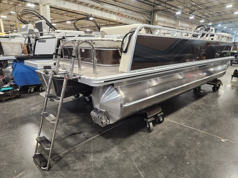Slide: The Image of Avalon Venture - 21 FT Versatile Rear Bench (20' Deck) 2026 - 4