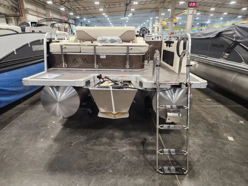 Slide: The Image of Avalon Venture - 21 FT Versatile Rear Bench (20' Deck) 2026 - 8