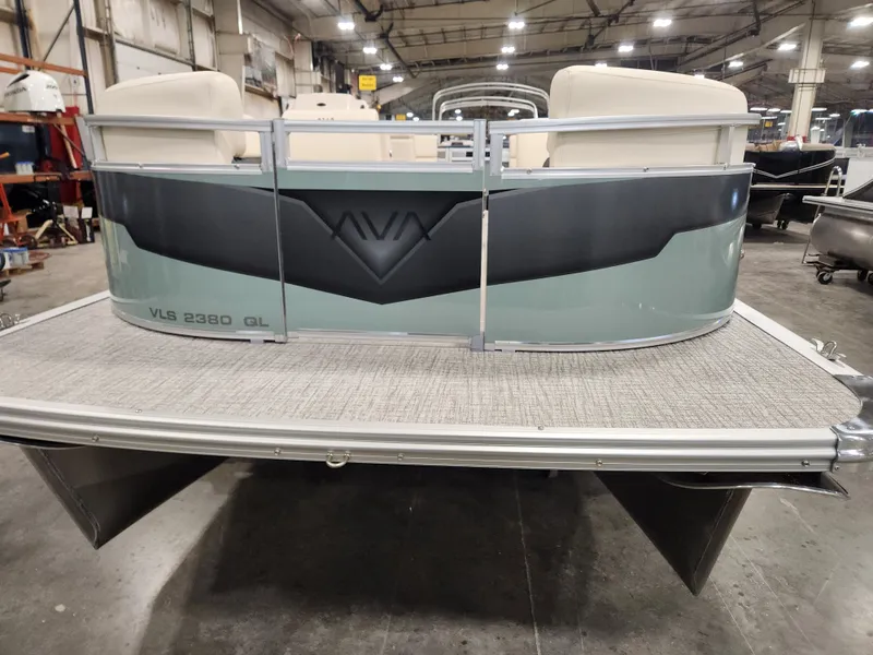 Slide: The Image of Avalon VLS Quad Lounge - 23 FT "Breakfast at Tiffany's" 2026 - 7