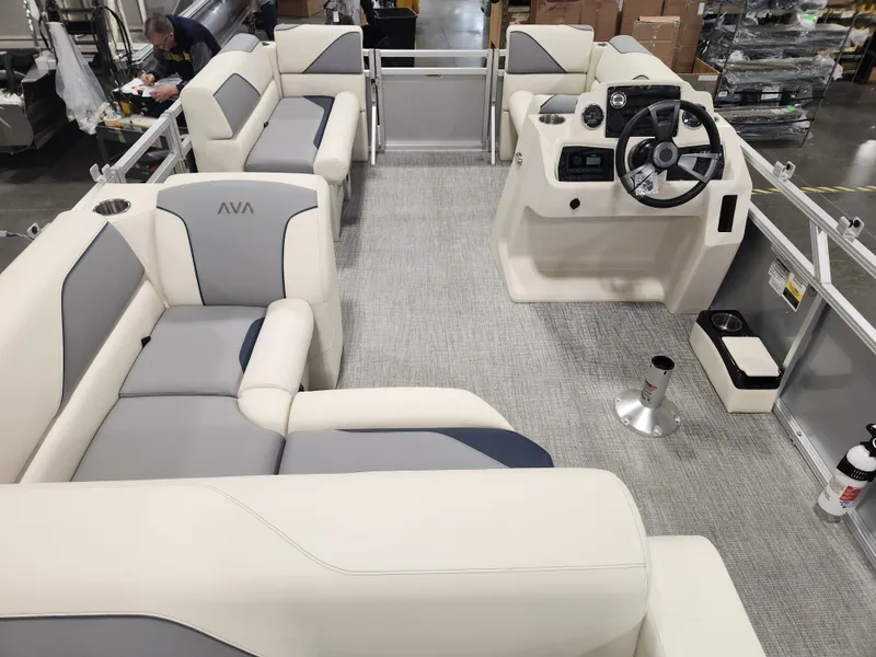 Slide: The Image of Avalon Venture - 17 FT Cruise Rear Bench 2026 - 10