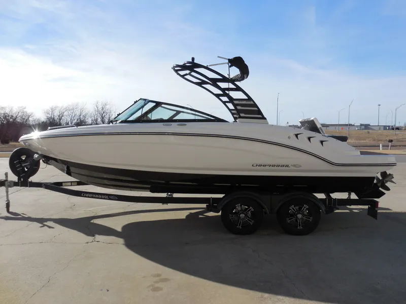 Slide: The Image of Chaparral 23 SSi 2025 - 5