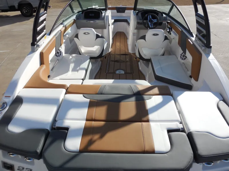 Slide: The Image of Chaparral 23 SSi 2025 - 7