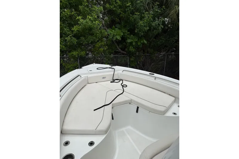 Slide: The Image of Sea Hunt Ultra 234 2024 - 11