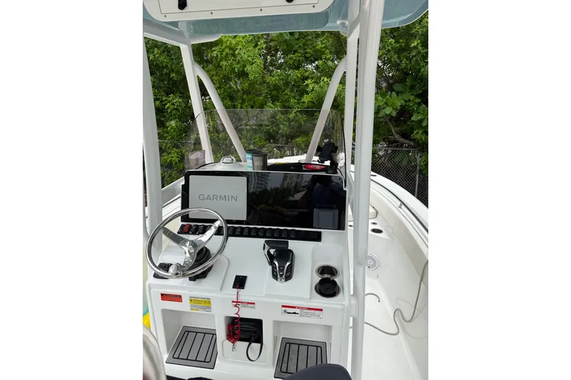Slide: The Image of Sea Hunt Ultra 234 2024 - 3