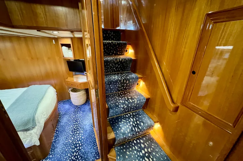 Slide: The Image of Ocean Alexander 430 Classicco 2000 - 37