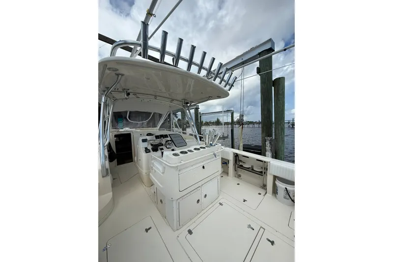 Slide: The Image of Intrepid 348 Walkaround 2004 - 25