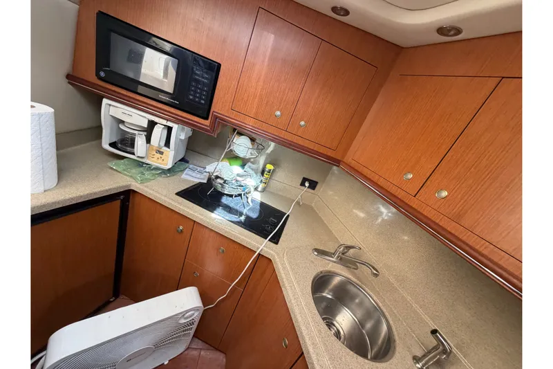 Slide: The Image of Cruisers 340 Express 2004 - 16