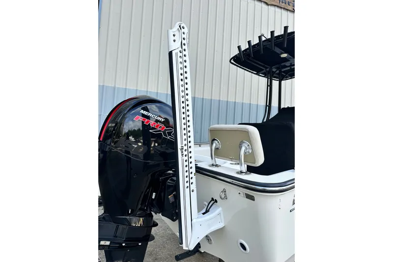 Slide: The Image of Boston Whaler 190 Montauk 2023 - 3