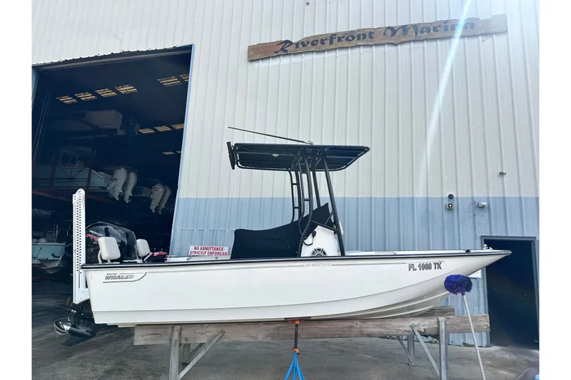 Slide: The Image of Boston Whaler 190 Montauk 2023 - 12